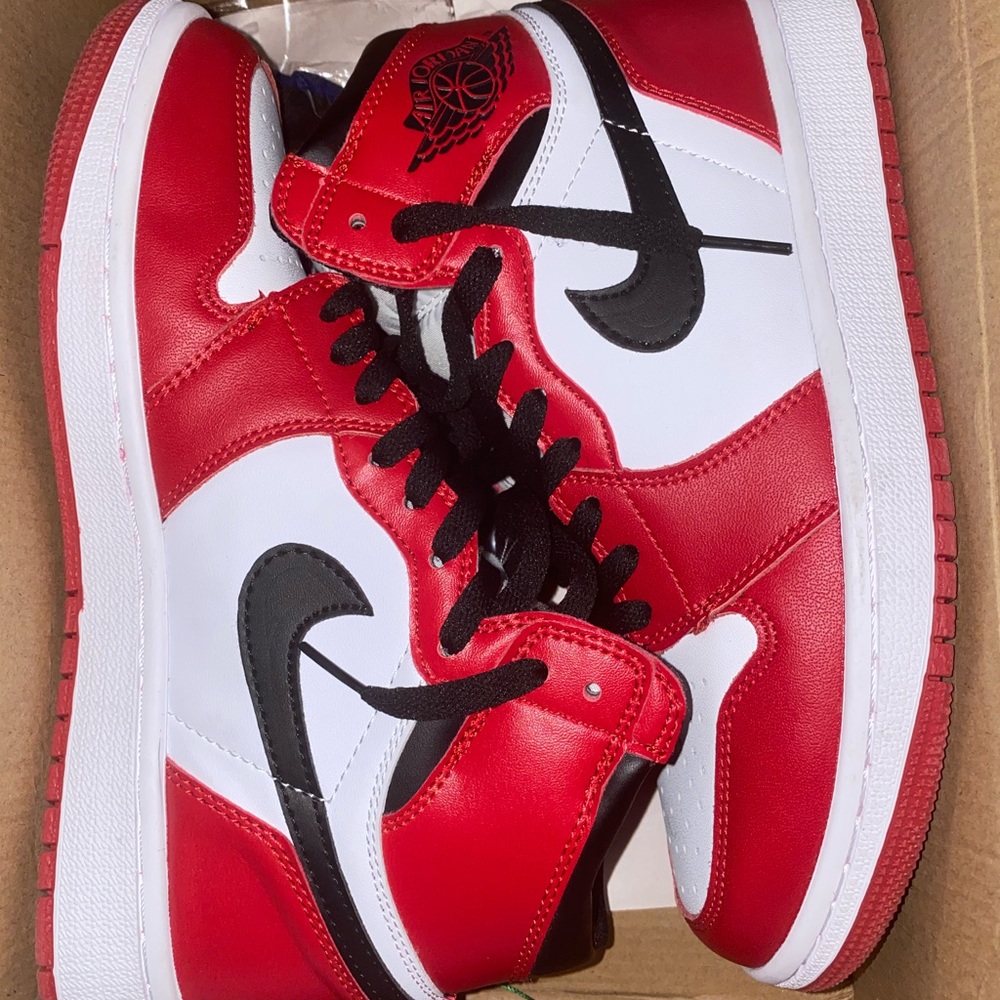 Jordan 1 Chicagos Highs (Reps)